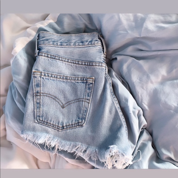 Cheeky light wash frayed short levi’s 26” vintage - Picture 3 of 7